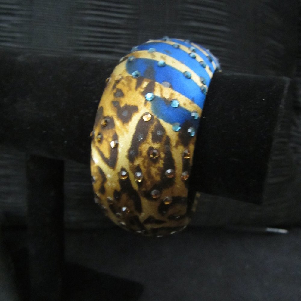 Satin Covered Fixed Bangal Leopard Print By Cache - image 1